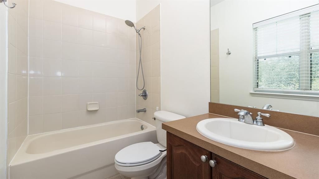 For Sale: $650,000 (5 beds, 3 baths, 2966 Square Feet)