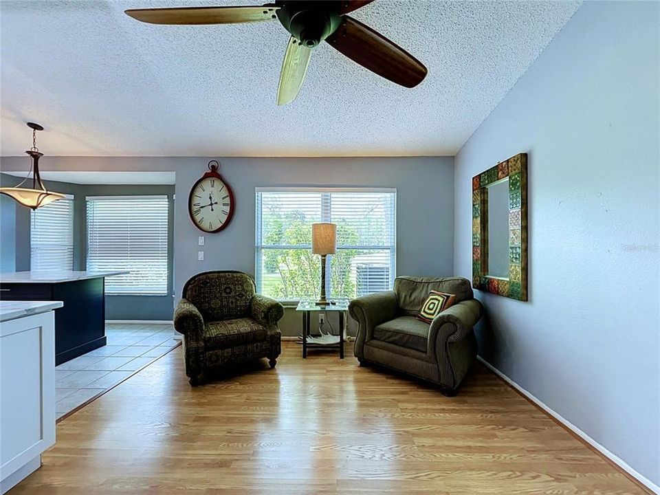 En Venta: $342,500 (2 camas, 2 baños, 1549 Pies cuadrados)