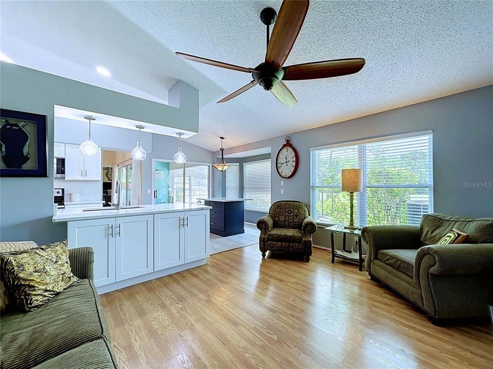 En Venta: $342,500 (2 camas, 2 baños, 1549 Pies cuadrados)