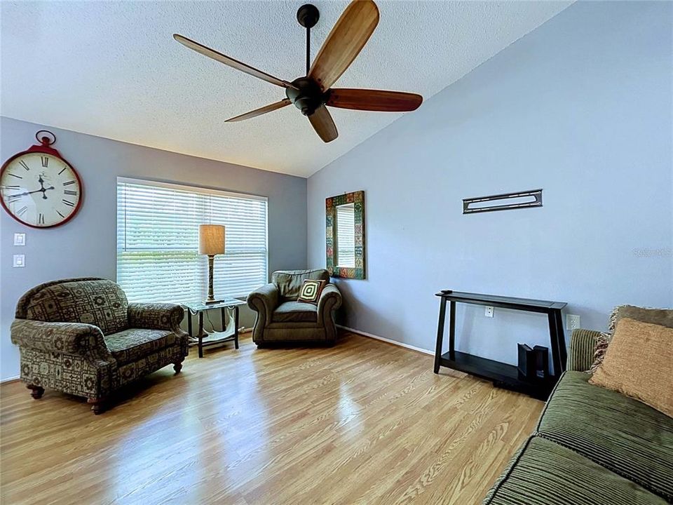 En Venta: $342,500 (2 camas, 2 baños, 1549 Pies cuadrados)