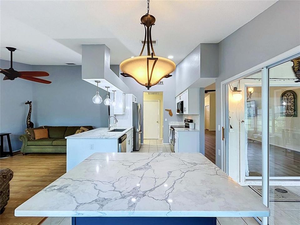 En Venta: $342,500 (2 camas, 2 baños, 1549 Pies cuadrados)