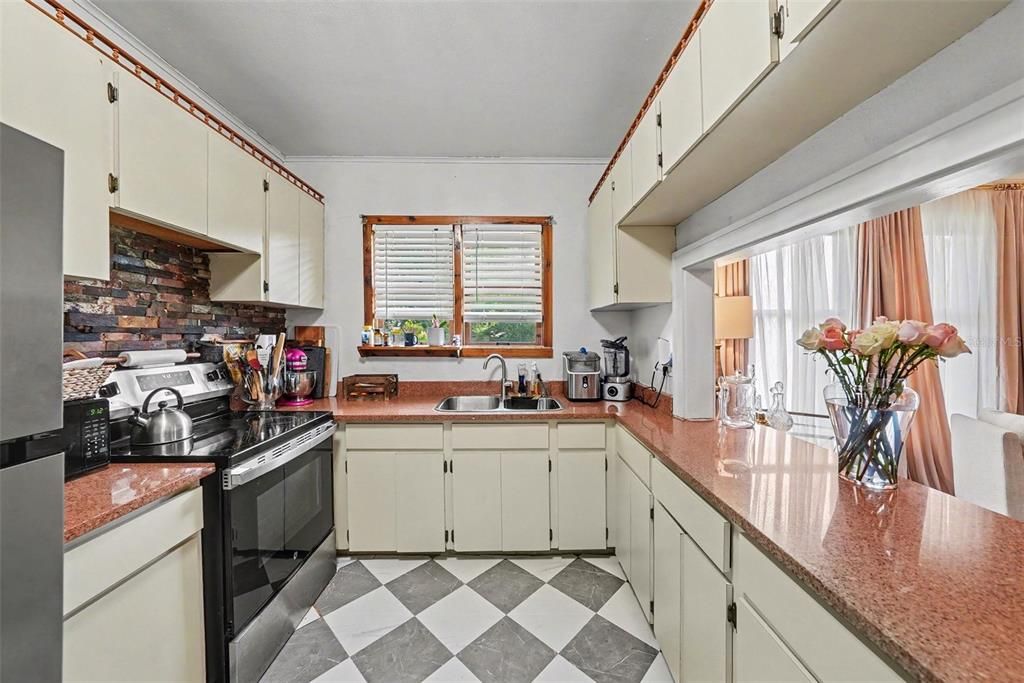 На продажу: $269,000 (3 спален, 2 ванн, 1344 Квадратных фут)