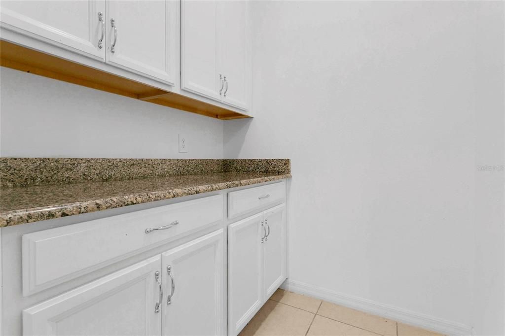 В аренду: $2,895 (4 спален, 3 ванн, 2400 Квадратных фут)