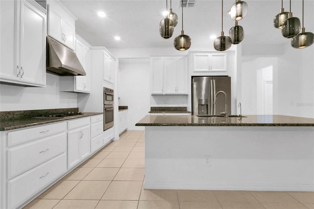 В аренду: $2,895 (4 спален, 3 ванн, 2400 Квадратных фут)