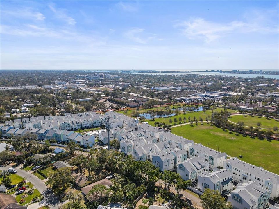 На продажу: $695,000 (3 спален, 3 ванн, 2070 Квадратных фут)