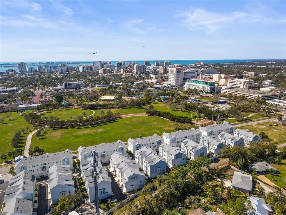 На продажу: $695,000 (3 спален, 3 ванн, 2070 Квадратных фут)