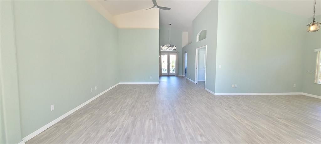 For Rent: $2,650 (3 beds, 2 baths, 1810 Square Feet)