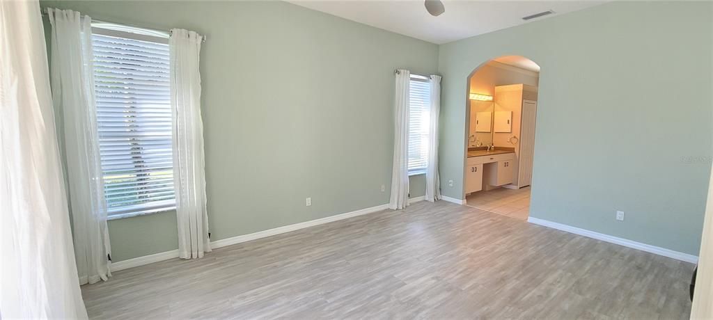 For Rent: $2,650 (3 beds, 2 baths, 1810 Square Feet)