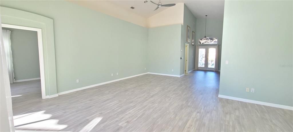 For Rent: $2,650 (3 beds, 2 baths, 1810 Square Feet)