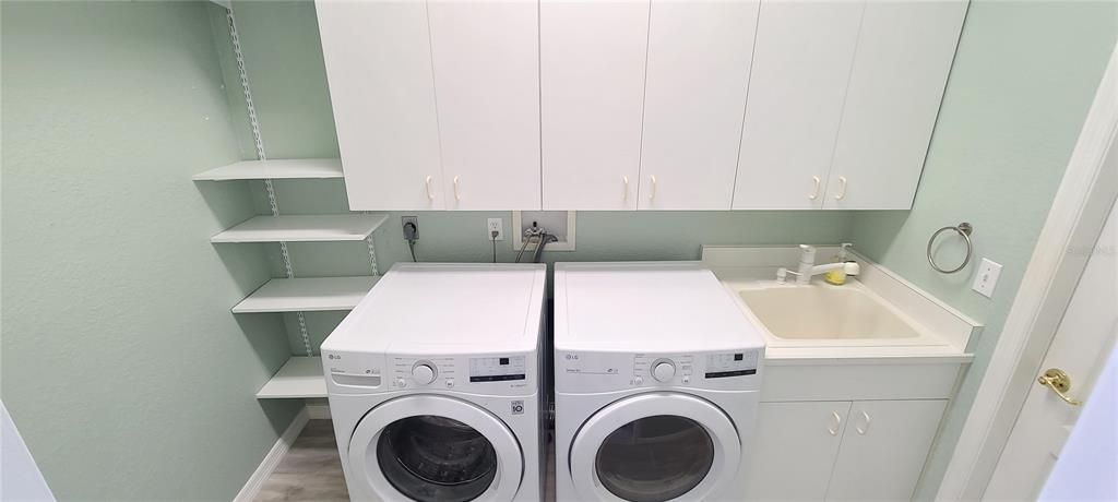 For Rent: $2,650 (3 beds, 2 baths, 1810 Square Feet)