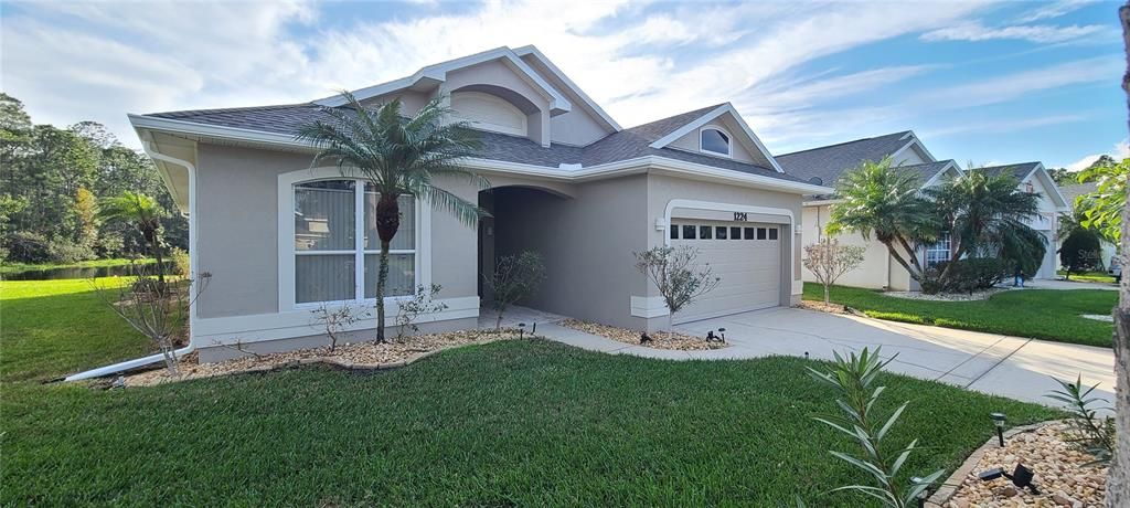 For Rent: $2,650 (3 beds, 2 baths, 1810 Square Feet)