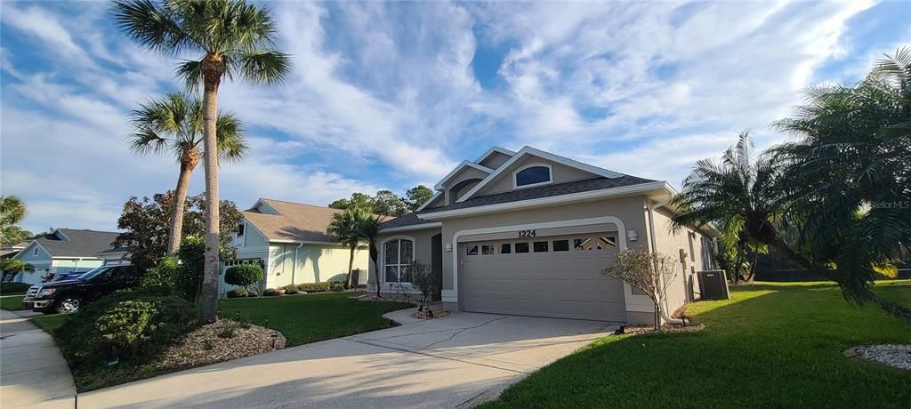 For Rent: $2,650 (3 beds, 2 baths, 1810 Square Feet)