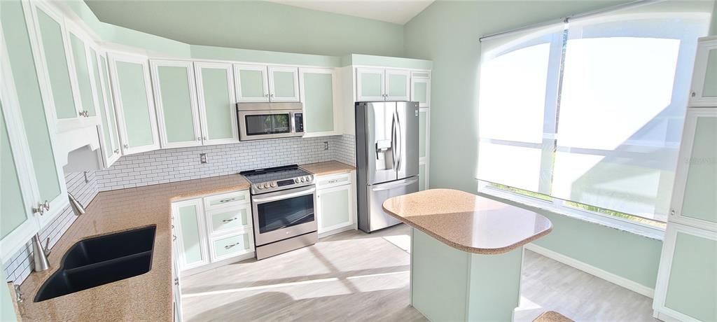 For Rent: $2,650 (3 beds, 2 baths, 1810 Square Feet)