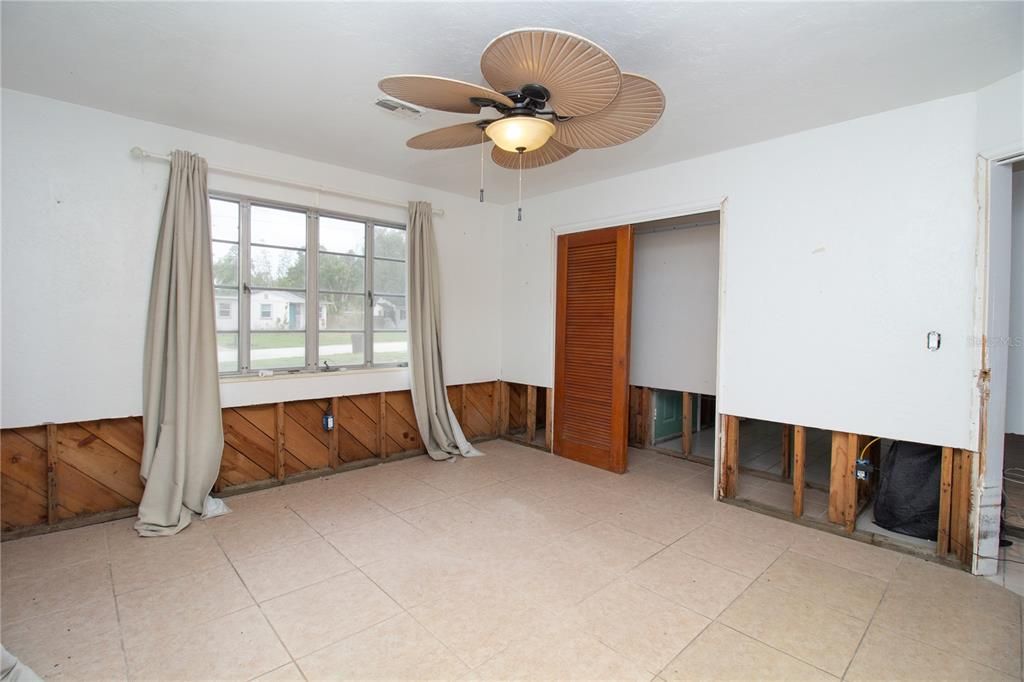 En Venta: $275,000 (2 camas, 1 baños, 1064 Pies cuadrados)