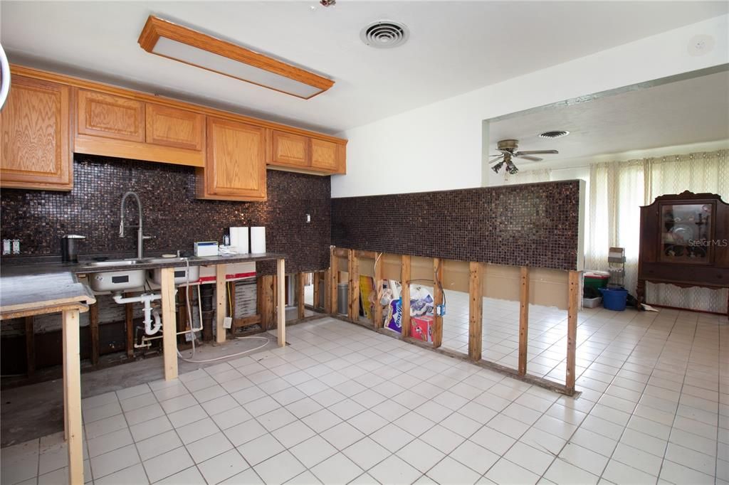 En Venta: $275,000 (2 camas, 1 baños, 1064 Pies cuadrados)