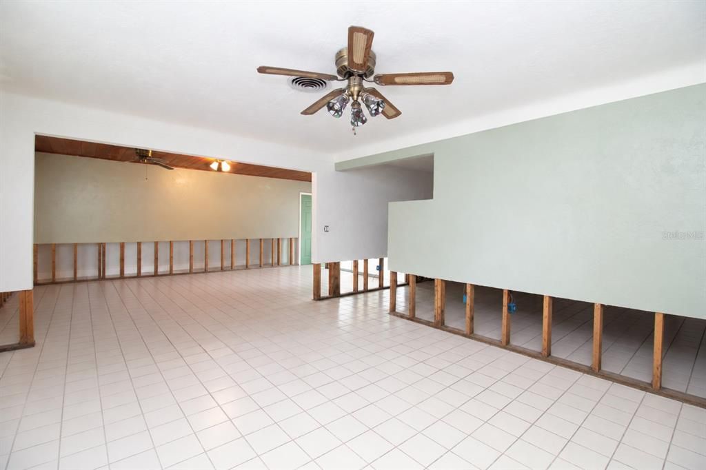 En Venta: $275,000 (2 camas, 1 baños, 1064 Pies cuadrados)