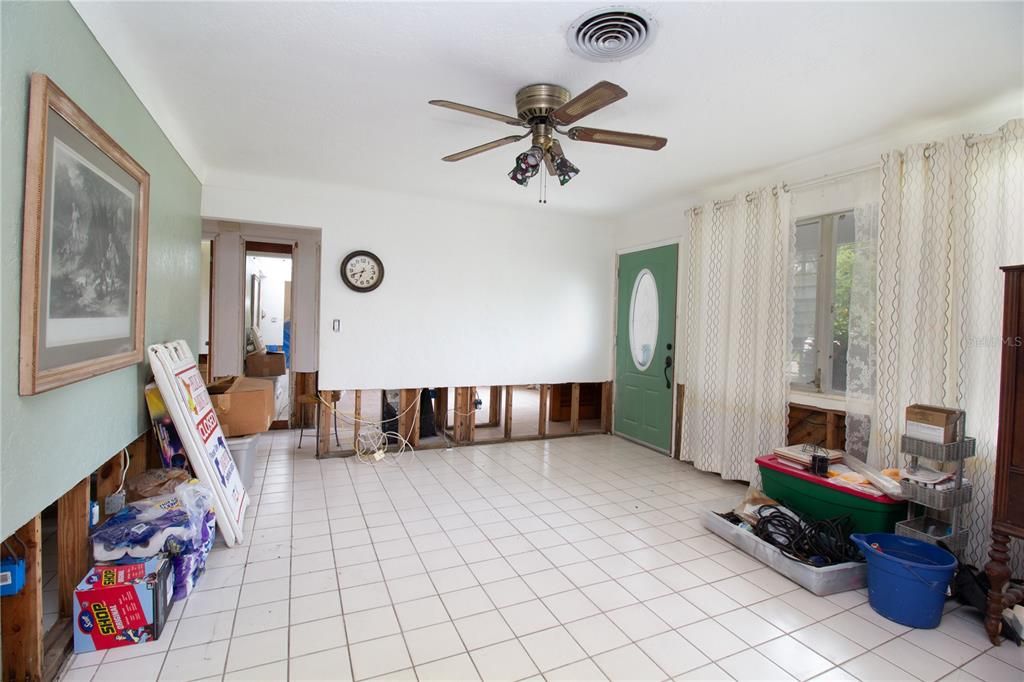 En Venta: $275,000 (2 camas, 1 baños, 1064 Pies cuadrados)