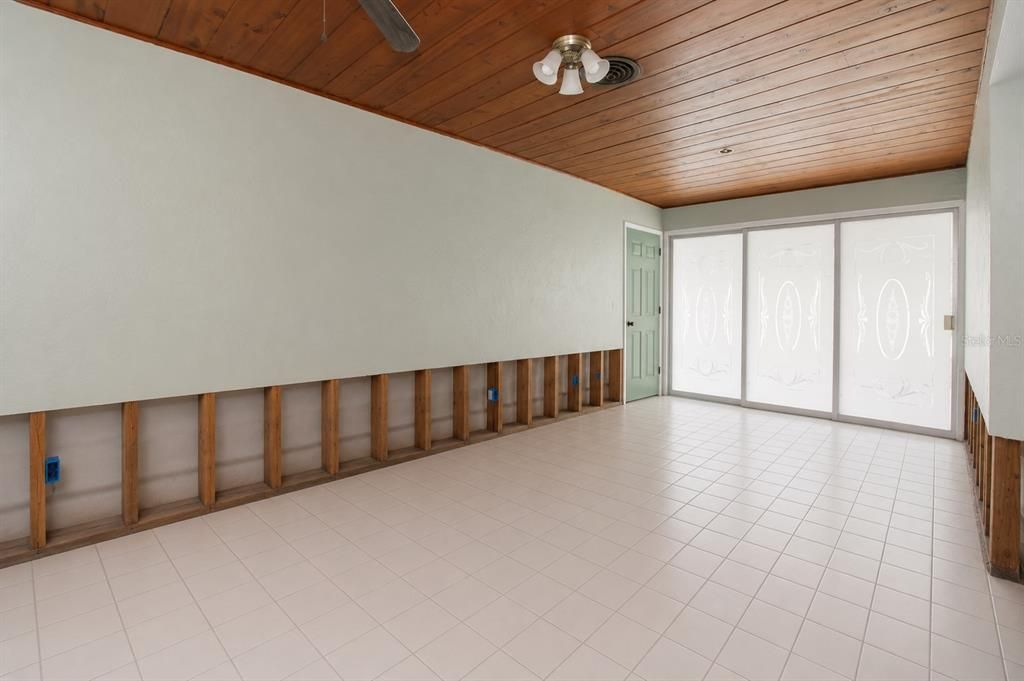 En Venta: $275,000 (2 camas, 1 baños, 1064 Pies cuadrados)