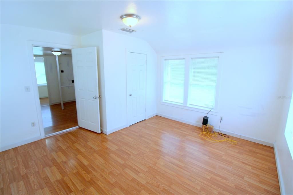 For Sale: $109,900 (2 beds, 1 baths, 595 Square Feet)