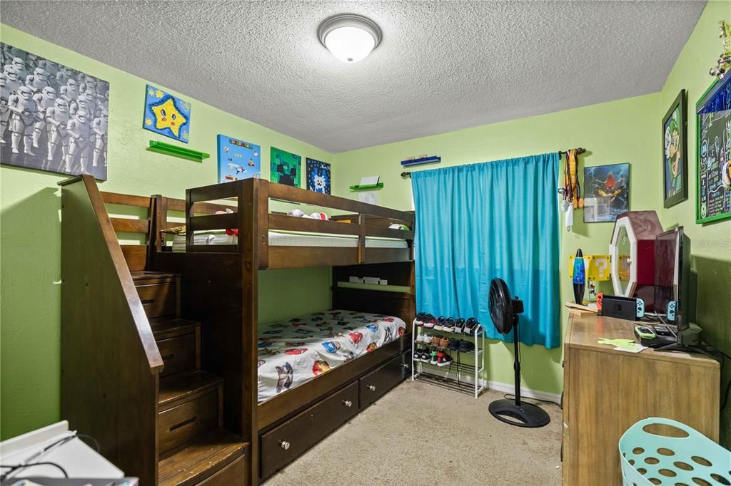 En Venta: $325,000 (4 camas, 3 baños, 2324 Pies cuadrados)