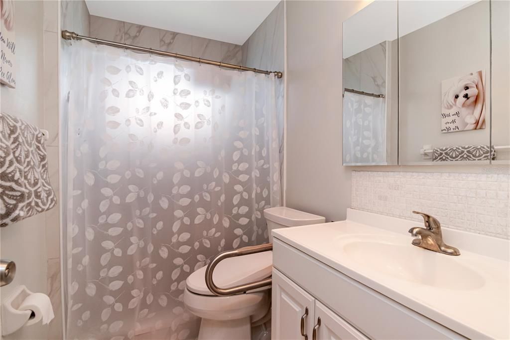 For Sale: $225,000 (2 beds, 2 baths, 1120 Square Feet)