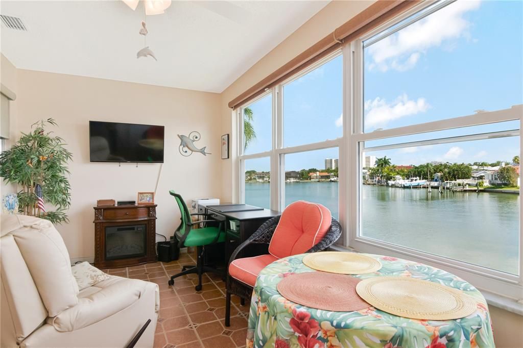 For Sale: $225,000 (2 beds, 2 baths, 1120 Square Feet)