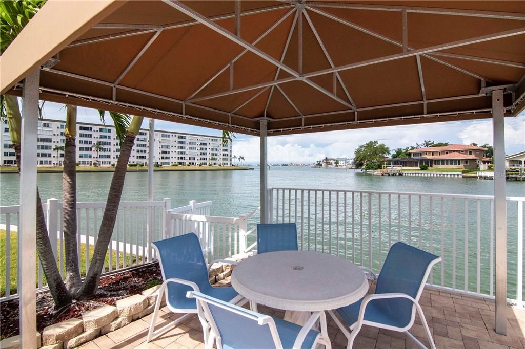 For Sale: $225,000 (2 beds, 2 baths, 1120 Square Feet)