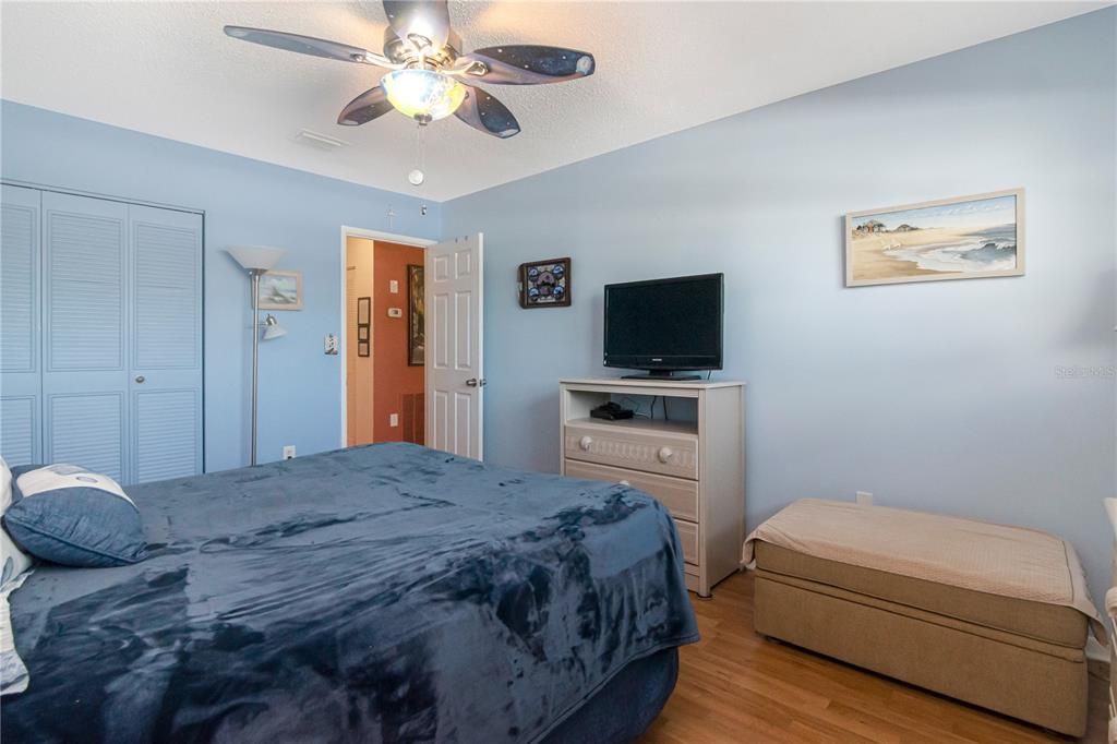 For Sale: $225,000 (2 beds, 2 baths, 1120 Square Feet)