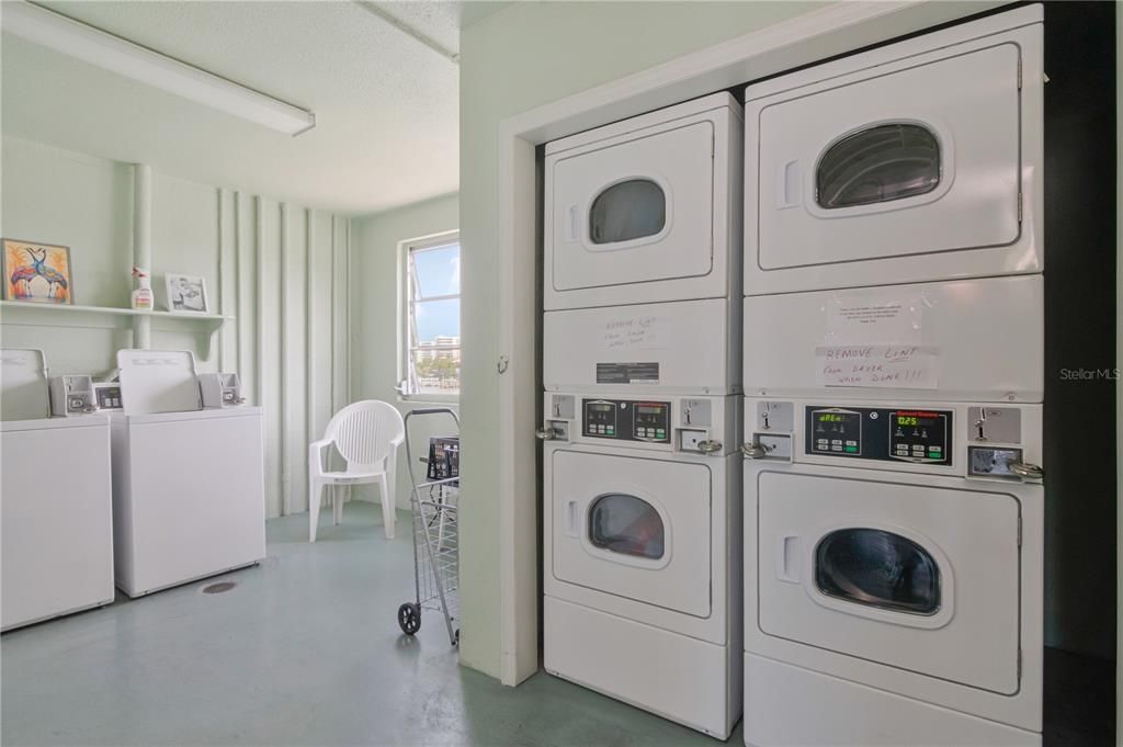 For Sale: $225,000 (2 beds, 2 baths, 1120 Square Feet)