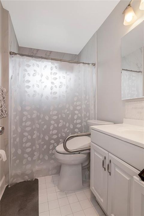 For Sale: $225,000 (2 beds, 2 baths, 1120 Square Feet)