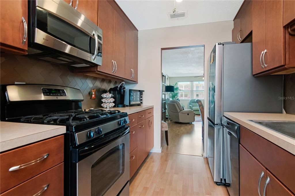 For Sale: $225,000 (2 beds, 2 baths, 1120 Square Feet)
