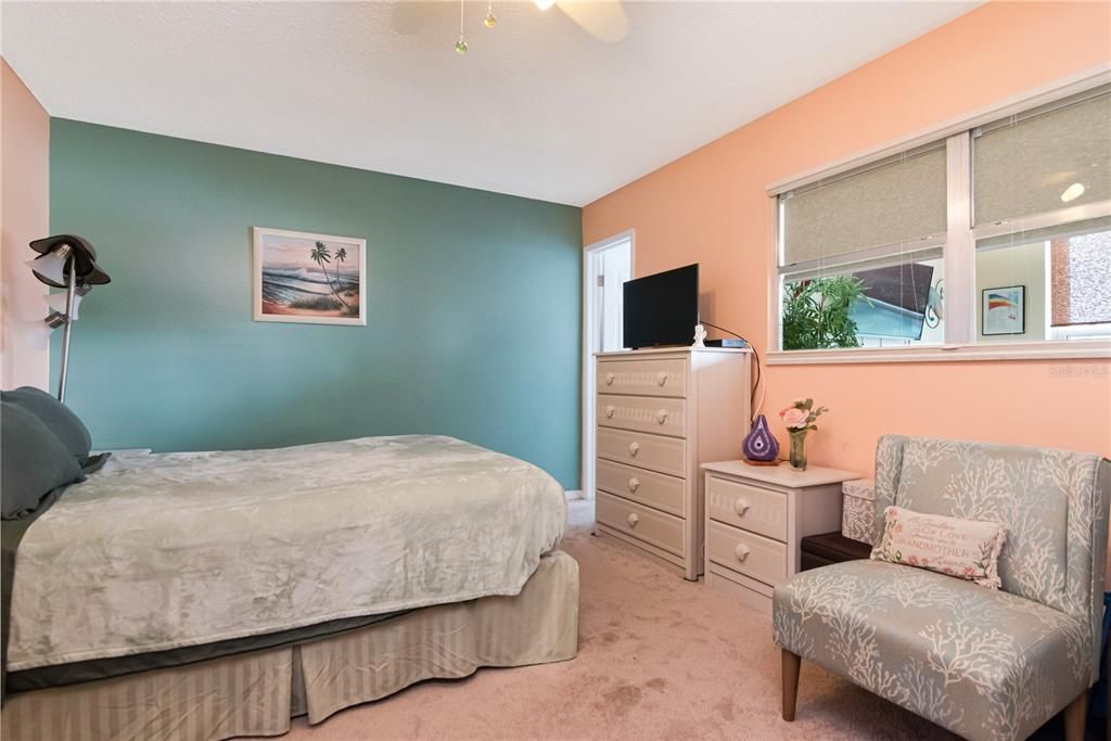 For Sale: $225,000 (2 beds, 2 baths, 1120 Square Feet)