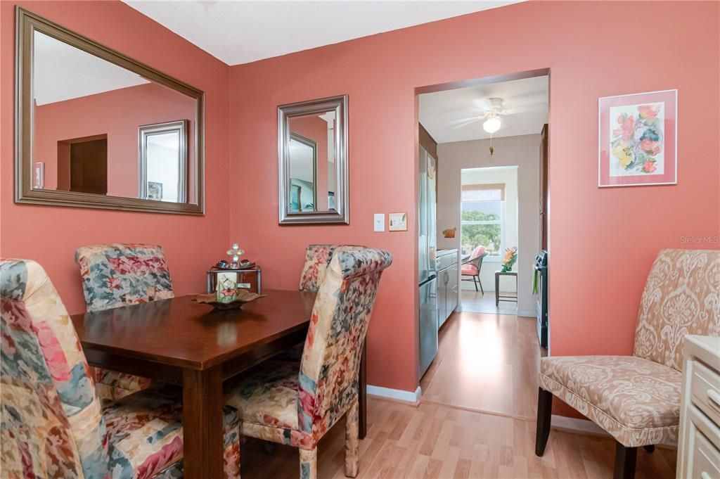 For Sale: $225,000 (2 beds, 2 baths, 1120 Square Feet)