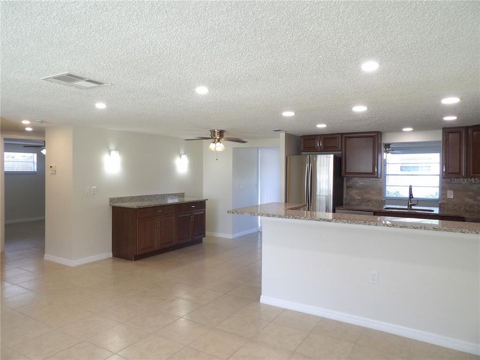 En Venta: $258,000 (2 camas, 2 baños, 1176 Pies cuadrados)