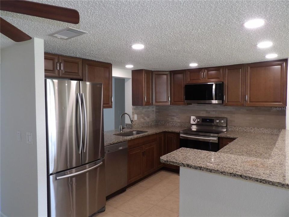 En Venta: $258,000 (2 camas, 2 baños, 1176 Pies cuadrados)