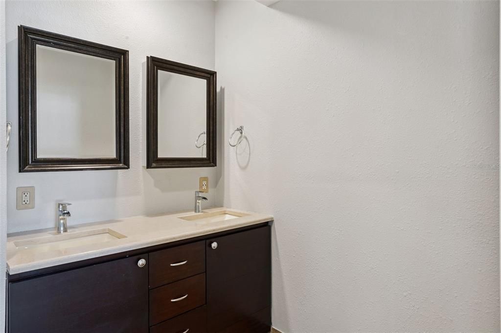 For Sale: $526,000 (4 beds, 2 baths, 1926 Square Feet)