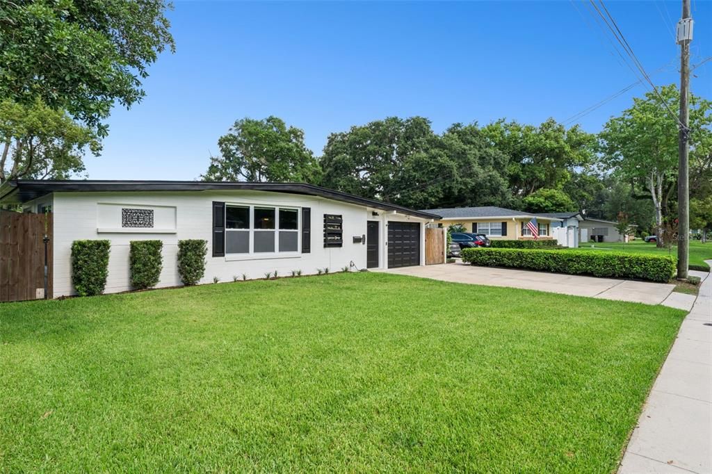 For Sale: $526,000 (4 beds, 2 baths, 1926 Square Feet)