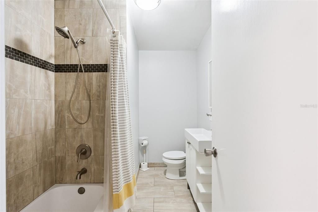 For Sale: $526,000 (4 beds, 2 baths, 1926 Square Feet)