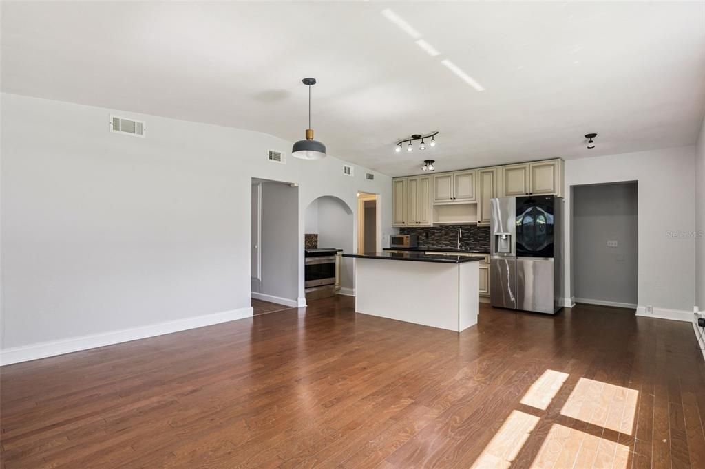 For Sale: $526,000 (4 beds, 2 baths, 1926 Square Feet)