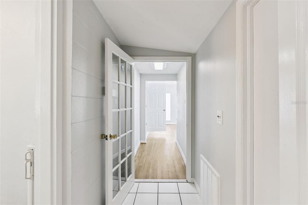 For Sale: $526,000 (4 beds, 2 baths, 1926 Square Feet)