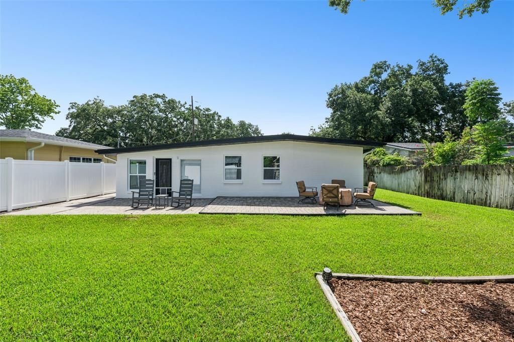 For Sale: $526,000 (4 beds, 2 baths, 1926 Square Feet)
