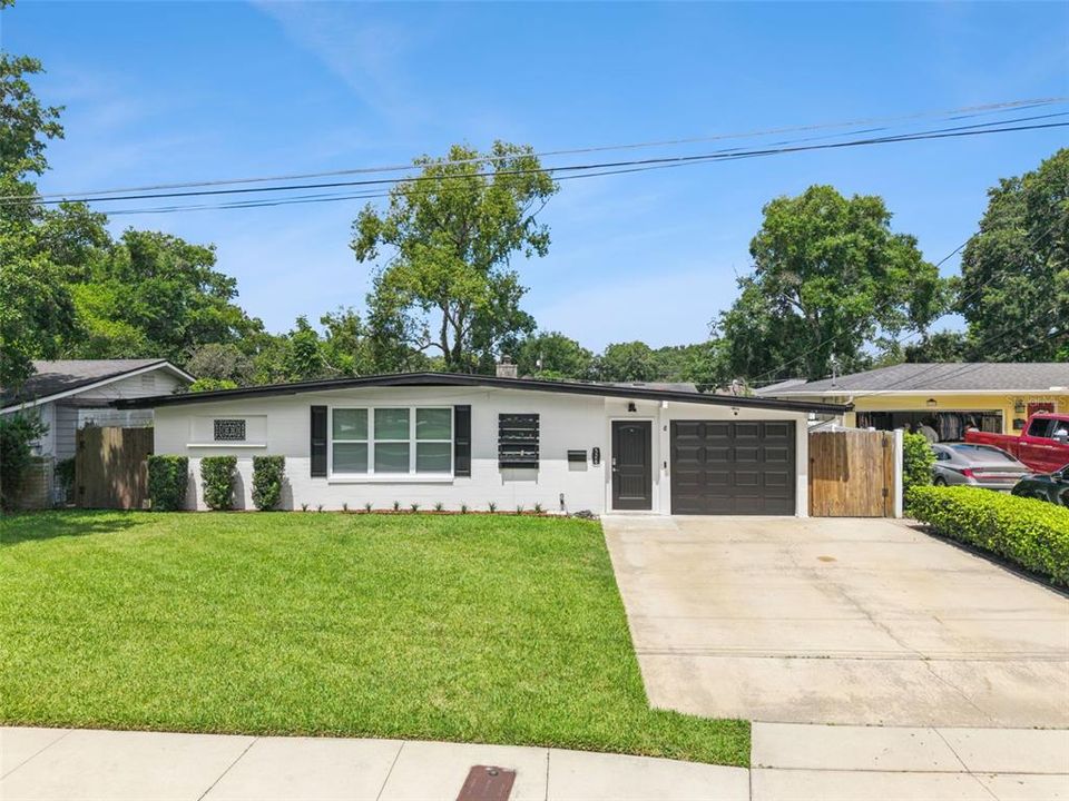 For Sale: $526,000 (4 beds, 2 baths, 1926 Square Feet)