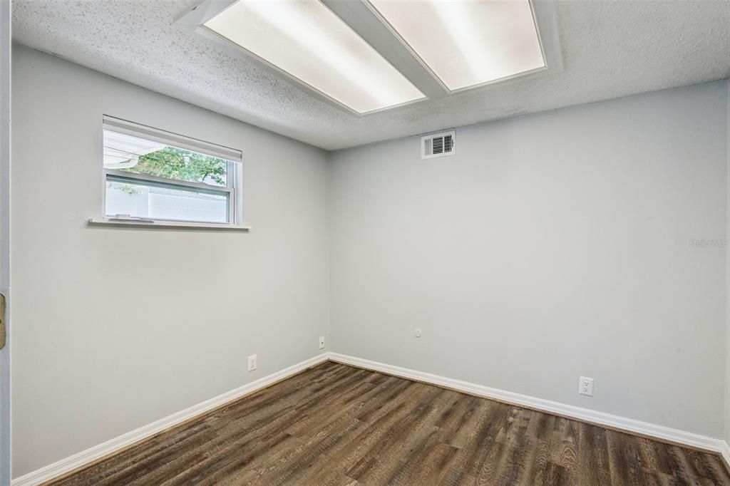 For Sale: $526,000 (4 beds, 2 baths, 1926 Square Feet)