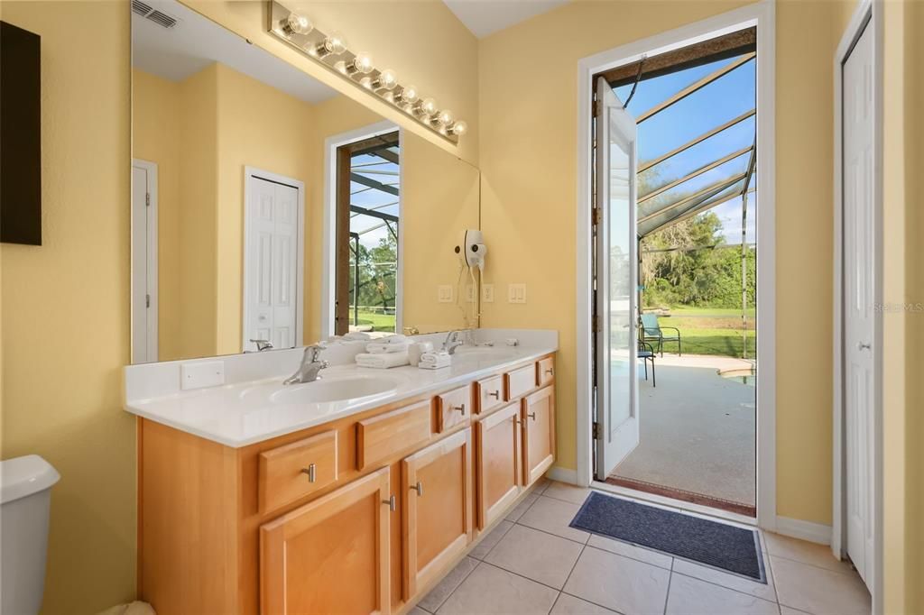 For Sale: $349,999 (4 beds, 3 baths, 1689 Square Feet)