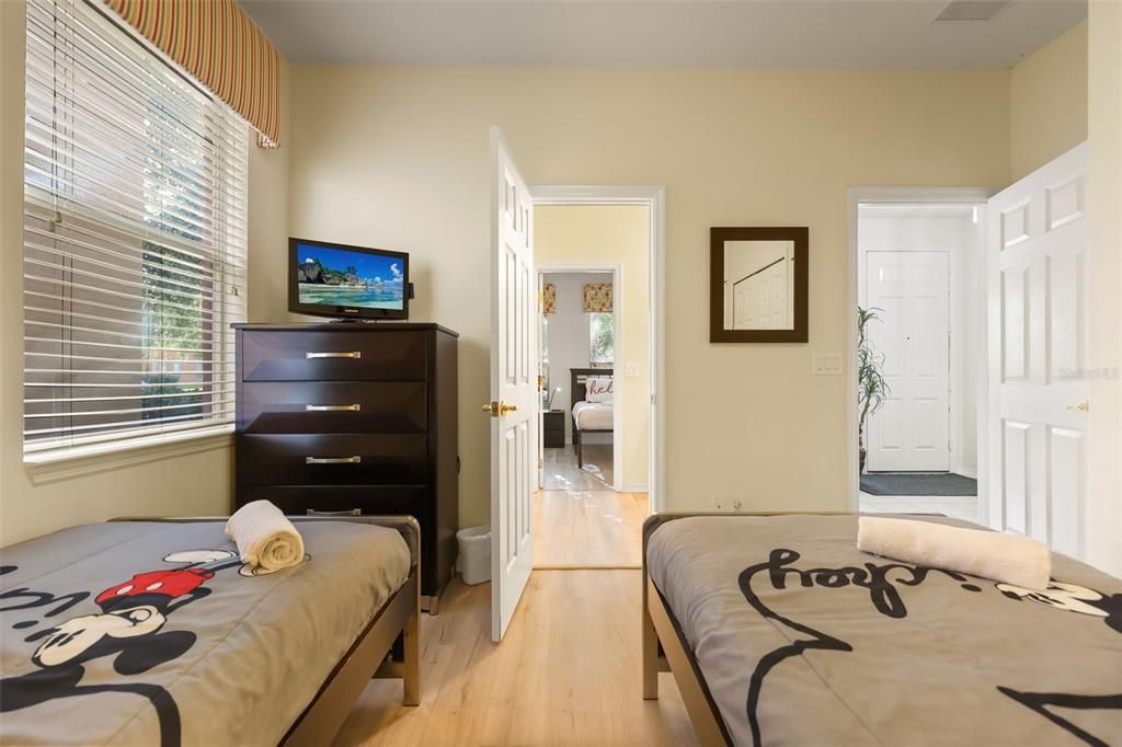 For Sale: $349,999 (4 beds, 3 baths, 1689 Square Feet)