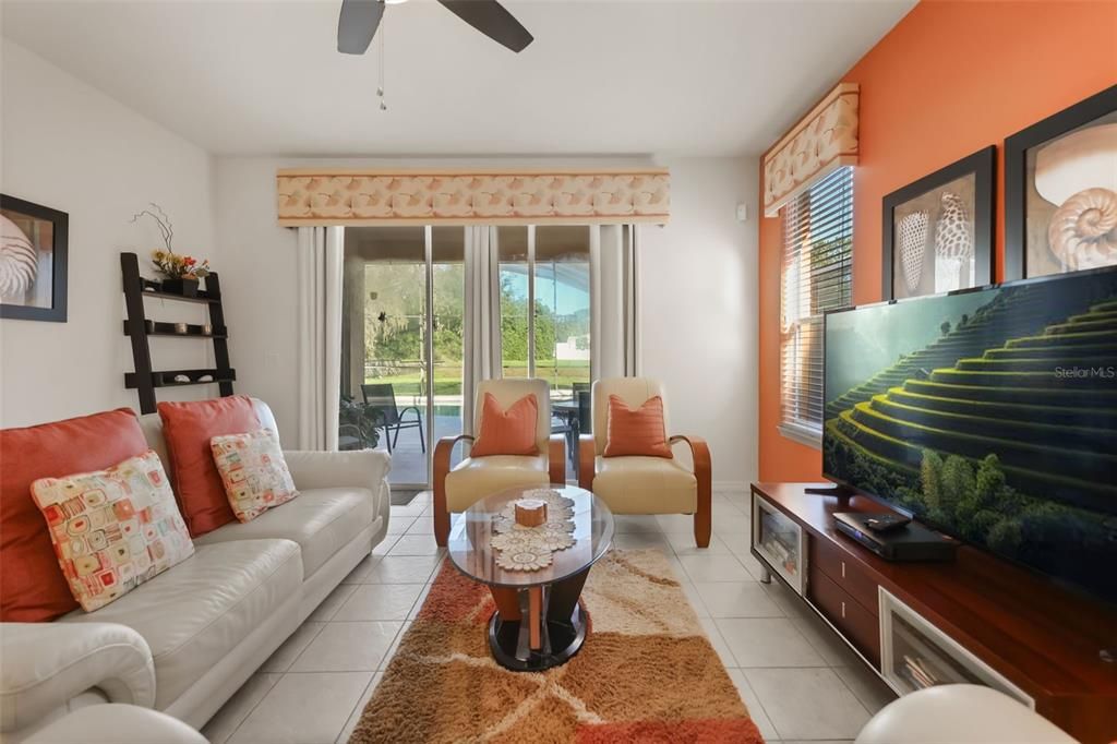 For Sale: $349,999 (4 beds, 3 baths, 1689 Square Feet)