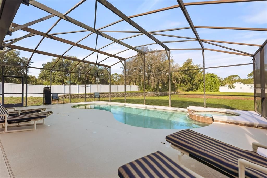 For Sale: $349,999 (4 beds, 3 baths, 1689 Square Feet)