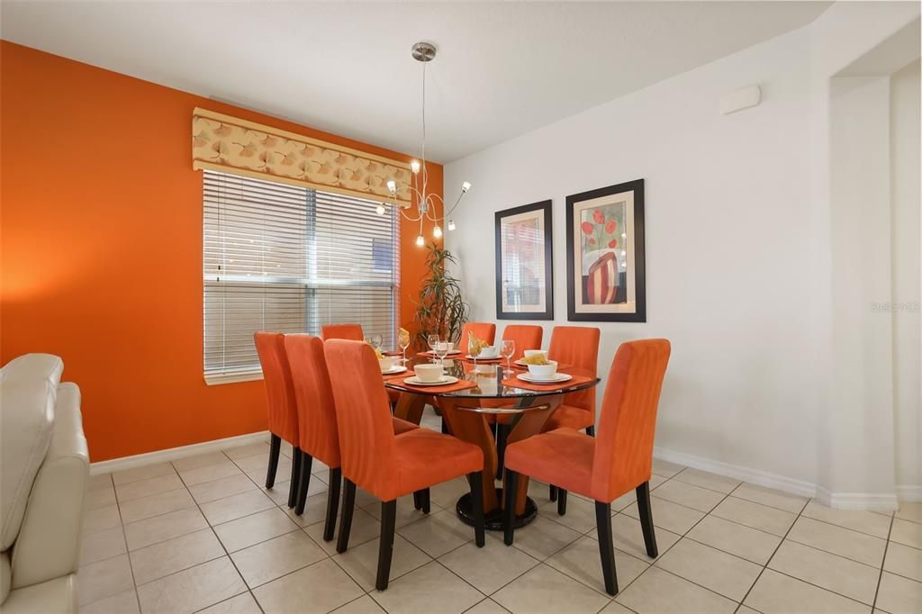 For Sale: $349,999 (4 beds, 3 baths, 1689 Square Feet)
