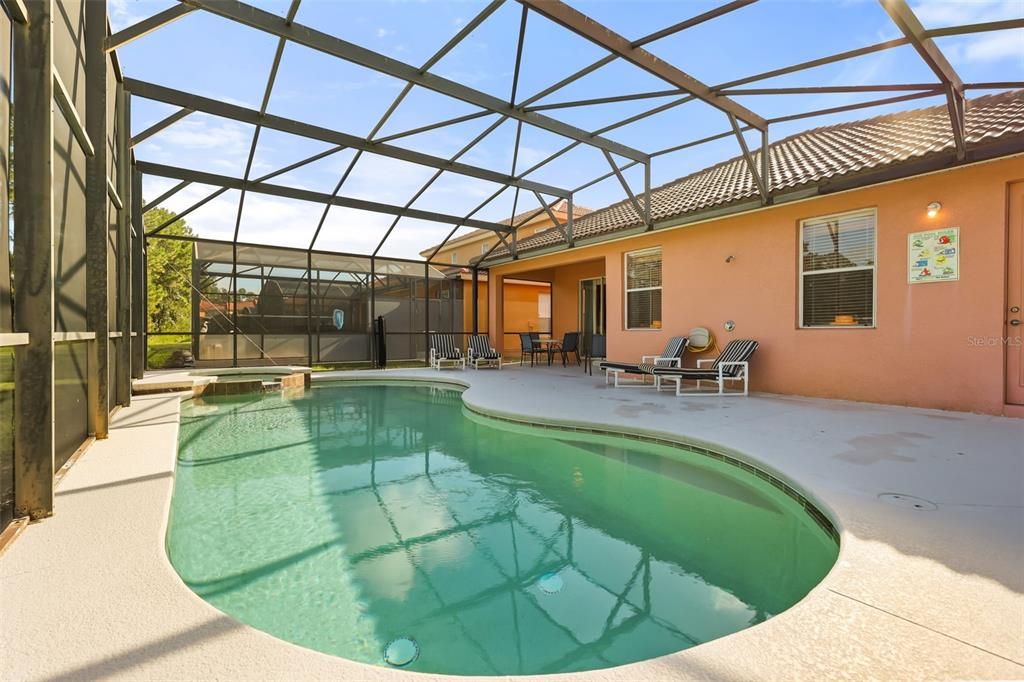 For Sale: $349,999 (4 beds, 3 baths, 1689 Square Feet)