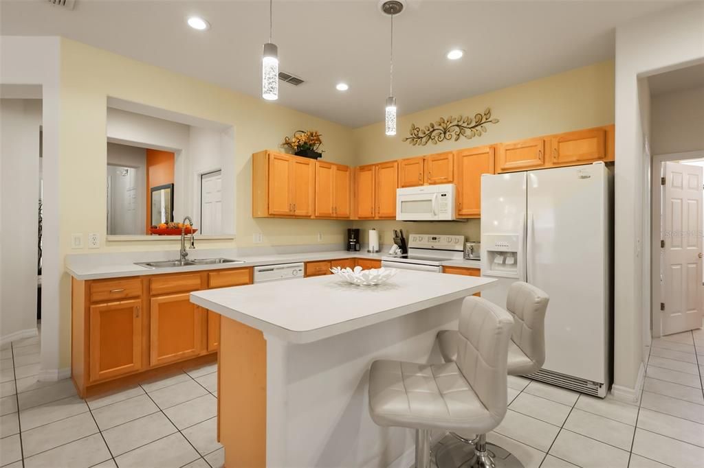 For Sale: $349,999 (4 beds, 3 baths, 1689 Square Feet)
